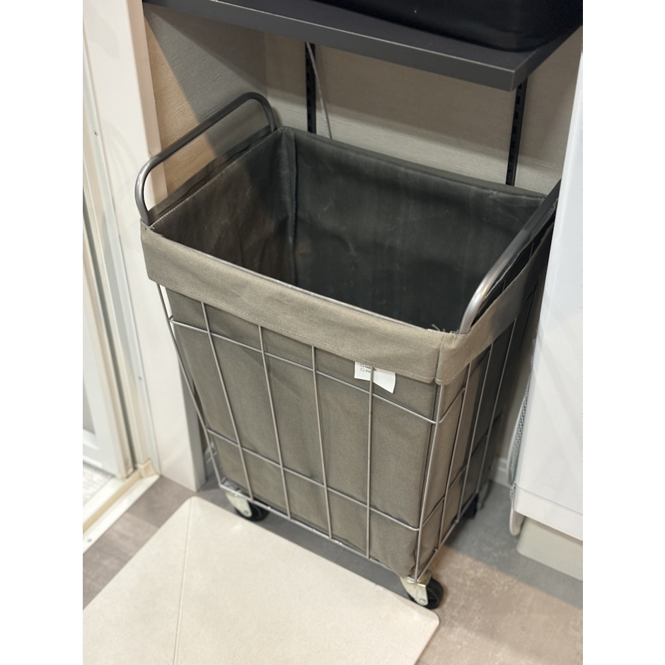 BRID BRID ランドリーストレージ スクエア 45L ホワイト メルクロス 3073-WH ランドリーバスケット キャスター付き ハンドル付き ワゴン スリム 大容量 角ンドリー 収納 洗濯カゴ 1枚目