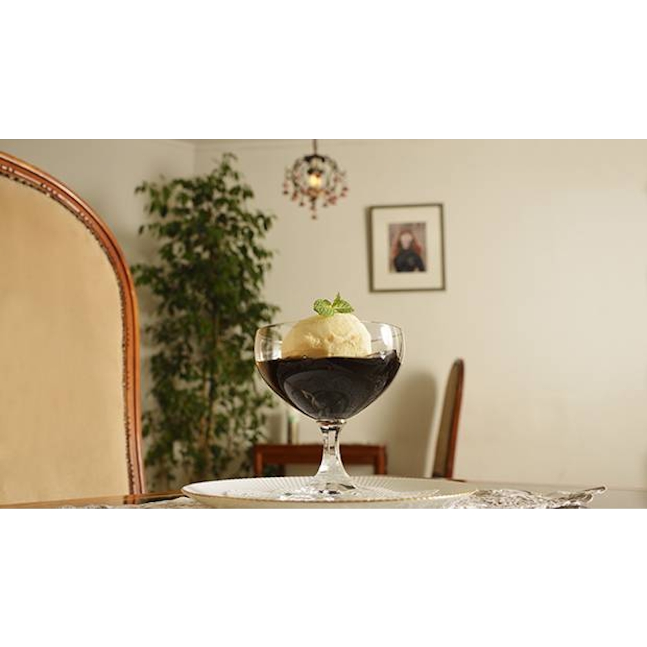 山の上ホテル コーヒーパーラーヒルトップ 水出しコーヒーゼリー アイスクリーム添え 1枚目