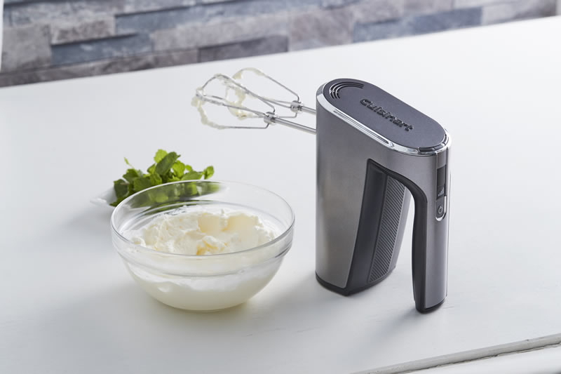 クイジナート コードレス充電式ハンドミキサー RHM-100Jを