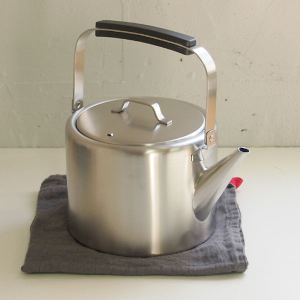 工房アイザワ ブラックピーマン 200V ストレートケトル 2.0Lをレビュー