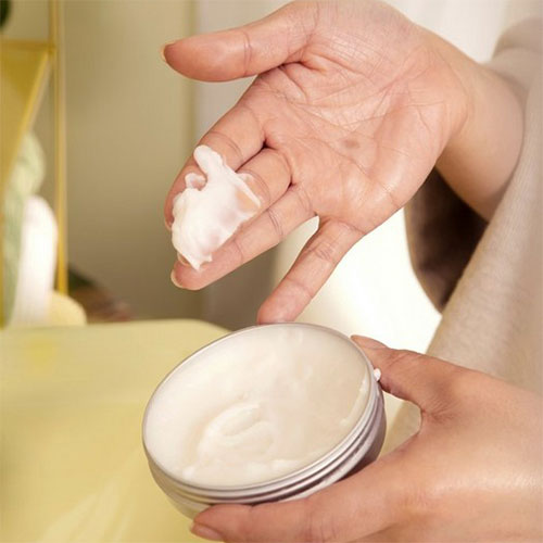 ザボディショップ カモマイル サンプチュアス クレンジング