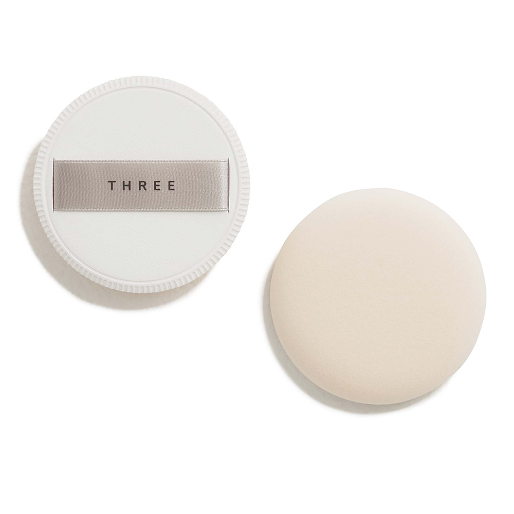 THREE アドバンスドエシリアルスムースオペレーター ルースパウダー 02