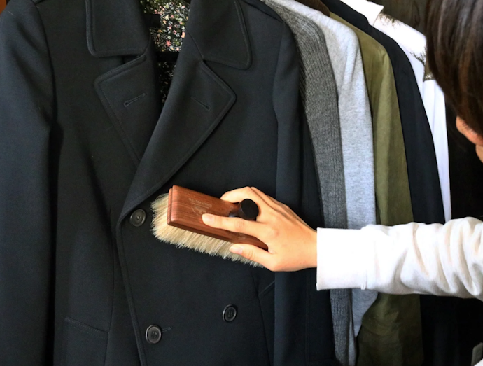 ショージワークス 四角い馬毛の洋服ブラシ HQ−1の使い方は?