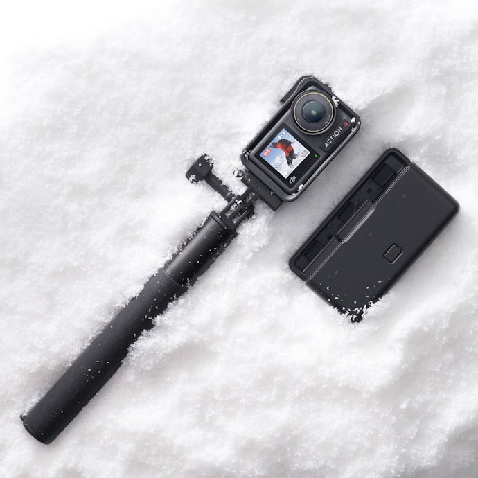 マウントがセットになったDJI Osmo Action4 アドベンチャーコンボも検討して