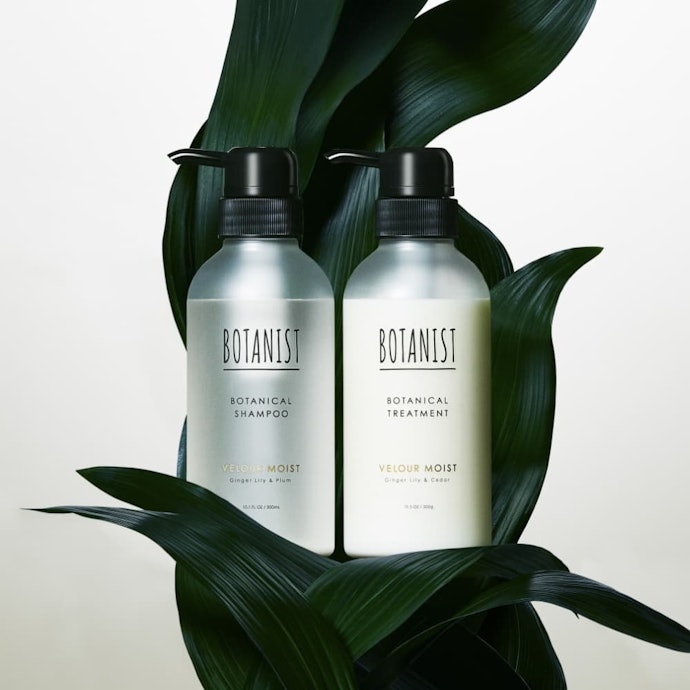 植物由来の整肌成分・コンディショニング成分を配合。7つのフリー処方もポイント