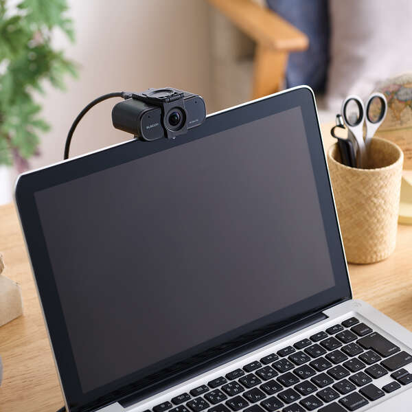 エレコム 4Kオートズーム対応Webカメラ UCAM-CX80FBBKをレビュー