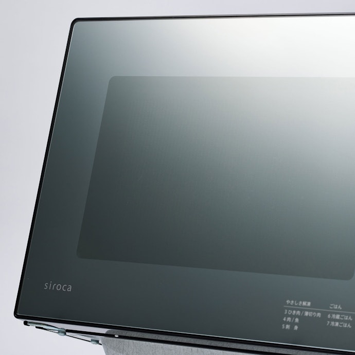 カラーは2色展開。60種類のレンジ料理を掲載したレシピブックつき