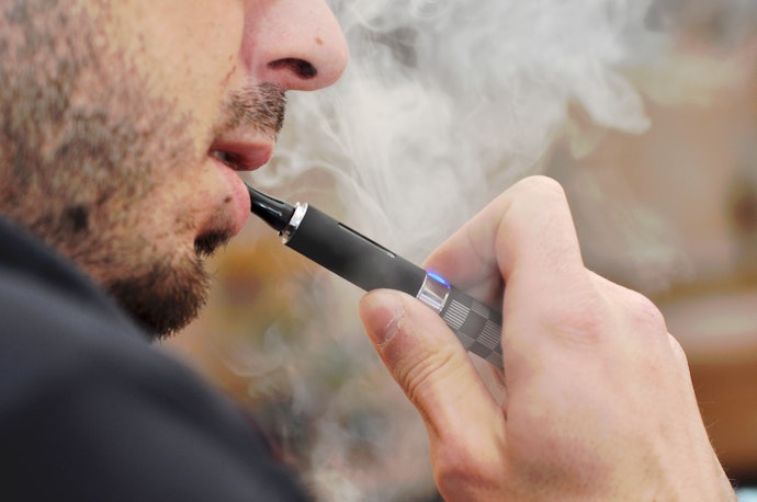 加熱式タバコとの違いは?健康への影響はある?
