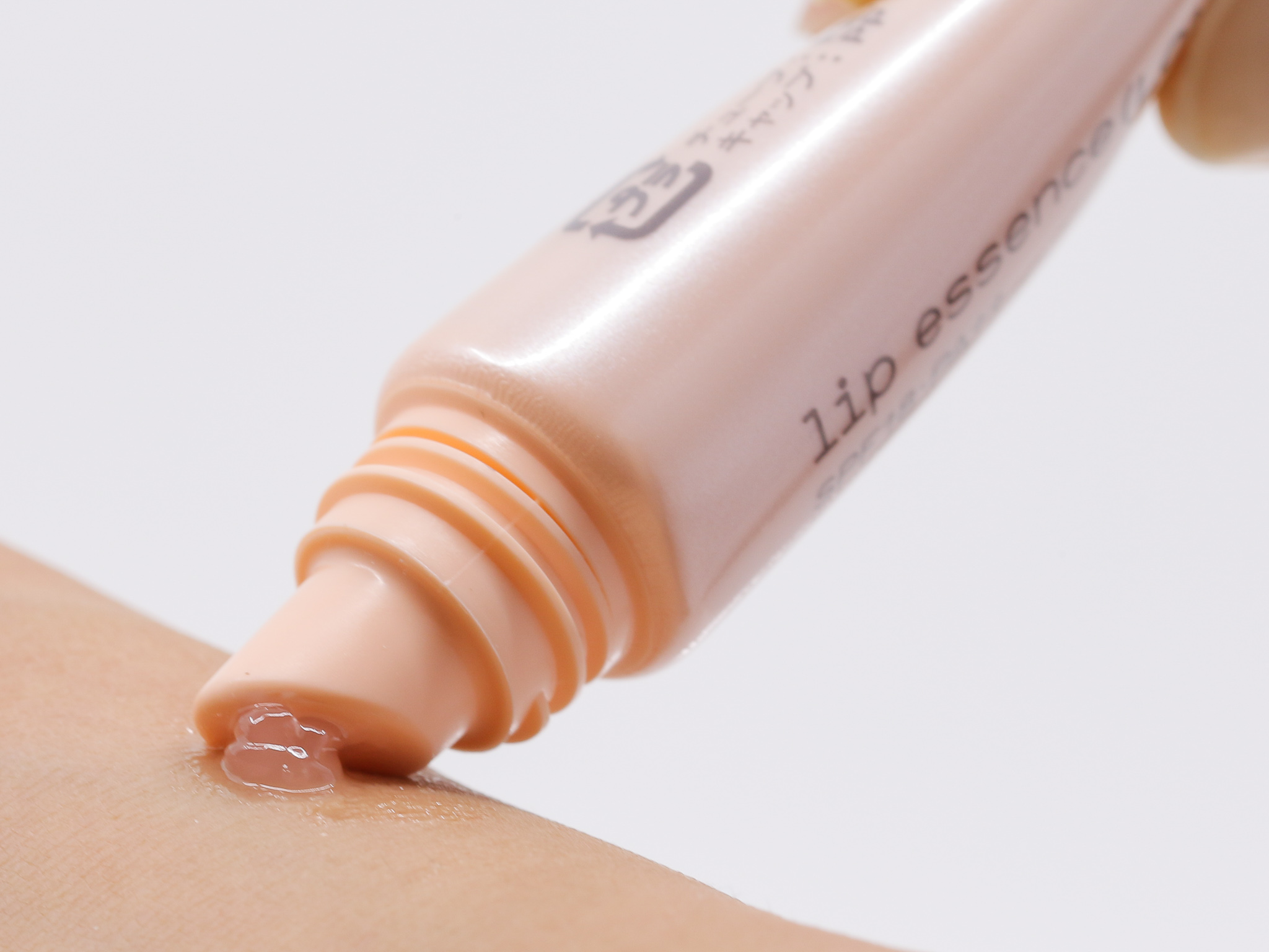 エテュセ リップエッセンスを他商品と比較 口コミや評判を実際に使ってレビューしました Mybest