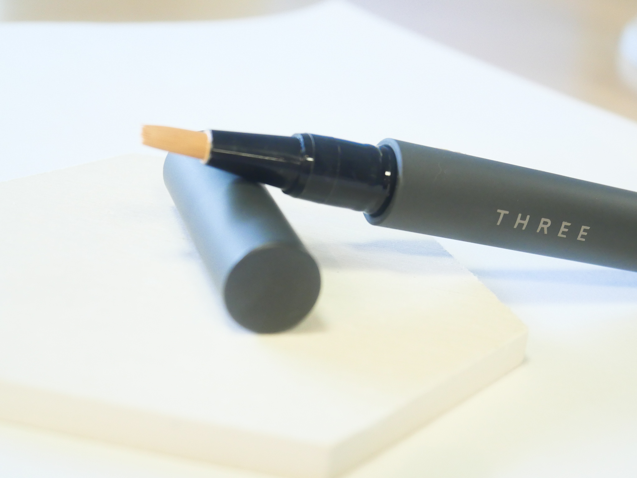 Three アドバンスド スムージング コンシーラーを他商品と比較 口コミや評判を実際に使ってレビューしました Mybest