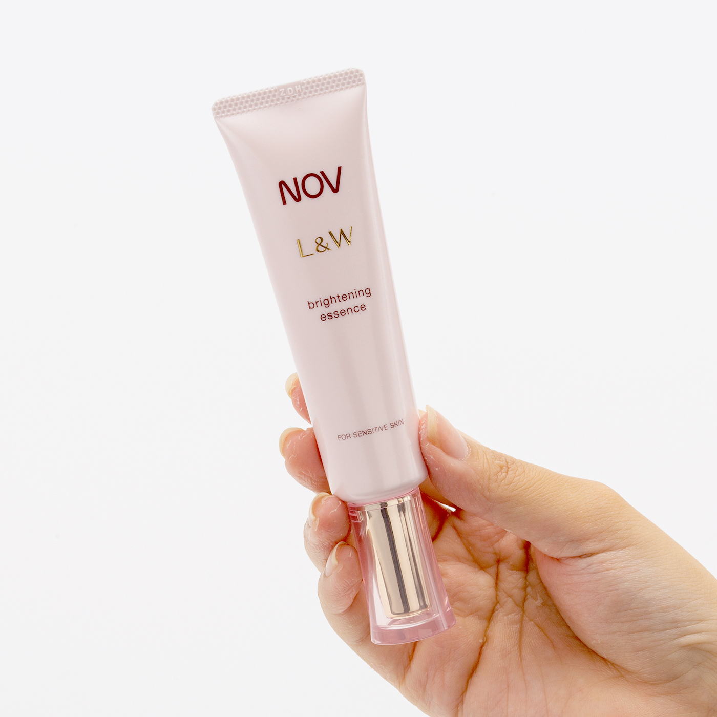 Nov L W ブライトニングエッセンスを全87商品と比較 口コミや評判を実際に使ってレビューしました Mybest