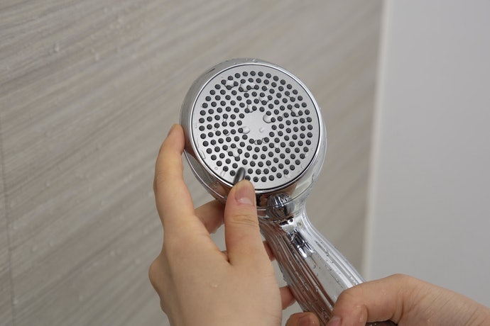 口コミ②:シャワーヘッドが重く、使いにくい