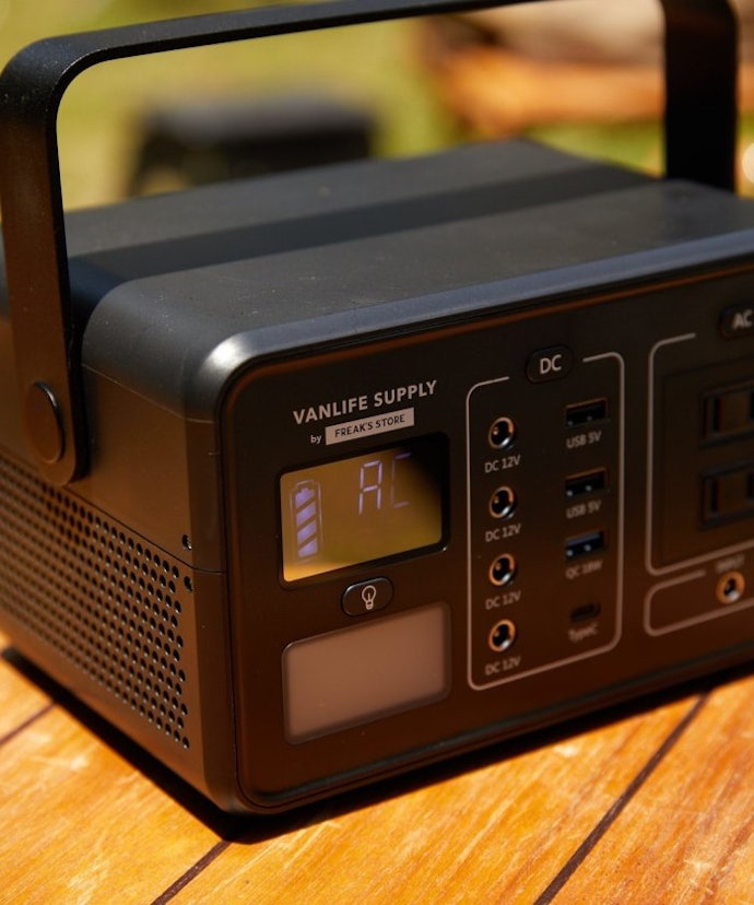バンライフサプライ フリークスストア ポータブル電源VLS-66000 バンライフサプライ フリークスストア ポータブル電源VLS-66000