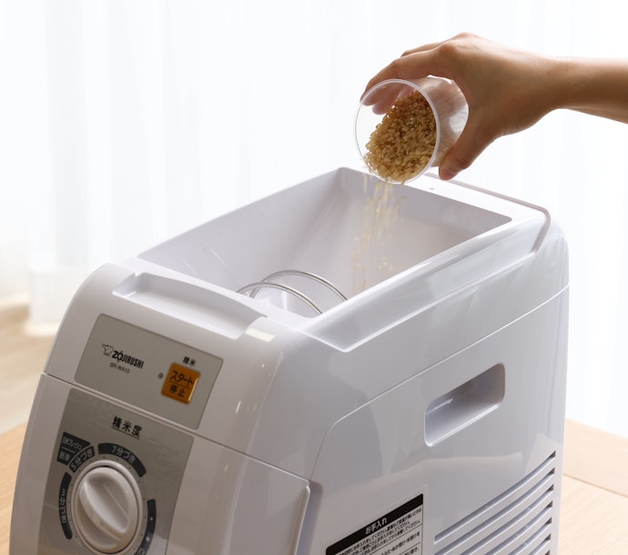 欠けや傷が生じにくい圧力式を採用。コイン精米機のような仕上がりに