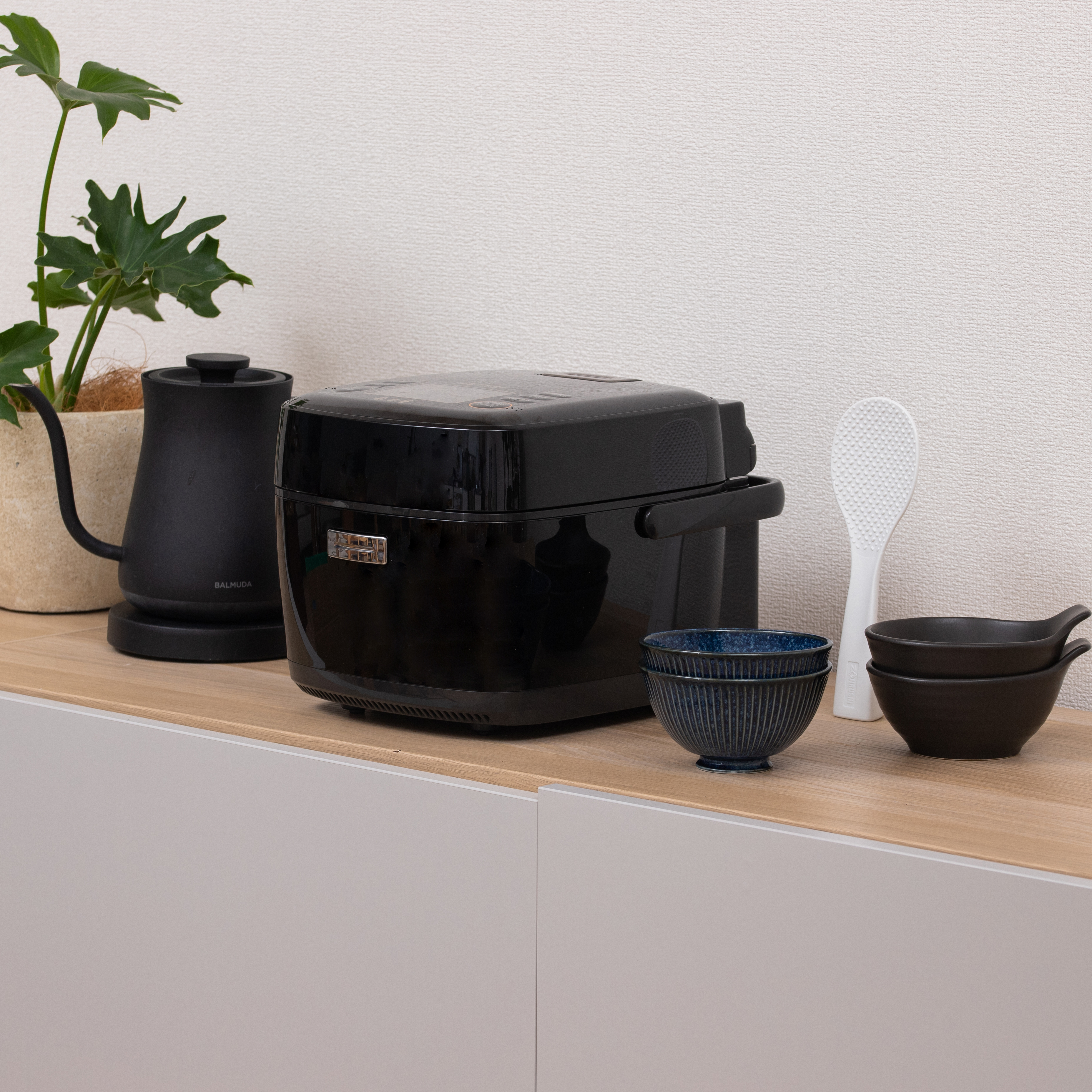 三菱IH炊飯器 本炭釜 3.5合 NJ-SWD06 三菱電機、IHジャー炊飯器「本炭釜」3.5合タイプの新モデル