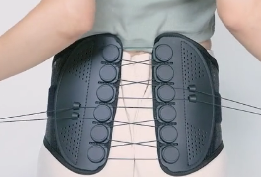 使い方は3ステップ。短い状態にしてから腰にセットして