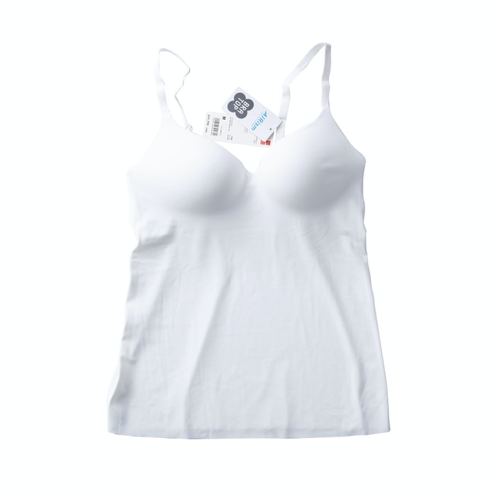 ユニクロ エアリズムシームレスvネックブラキャミソールを全14商品と比較 口コミや評判を実際に使ってレビューしました Mybest