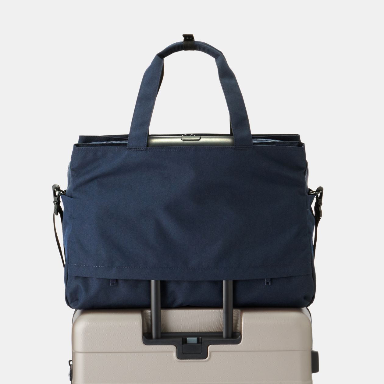 無印 キャリーバーの高さを自由に調節できるハードキャリーケースを