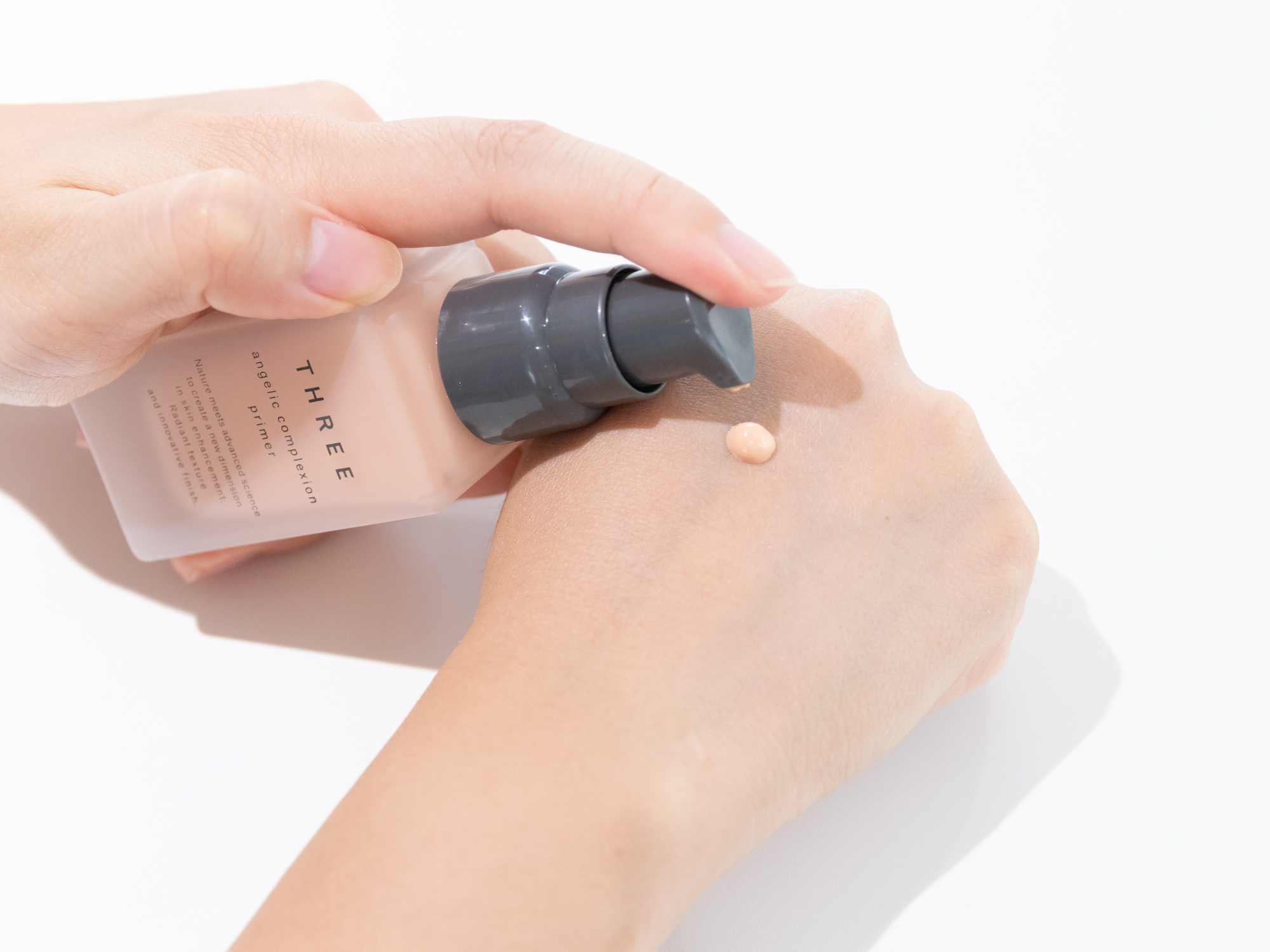 Three アンジェリックコンプレクションプライマー02を他商品と比較 口コミや評判を実際に使ってレビューしました Mybest