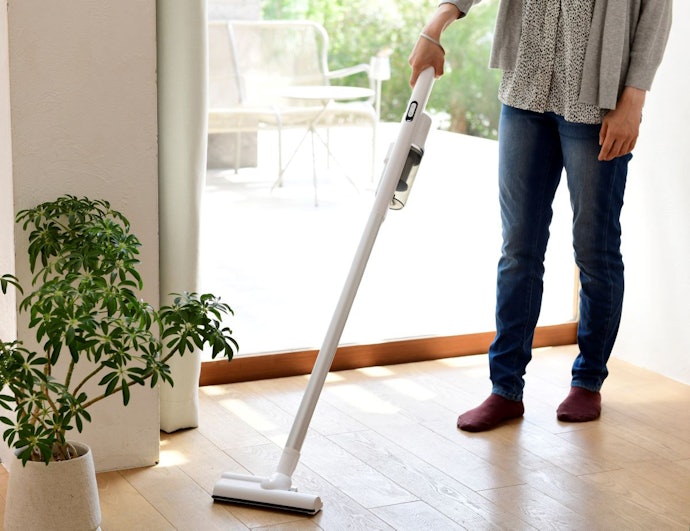 軽さと吸引力にこだわったモーターを搭載。サブ機としても手に取りやすい低価格モデル