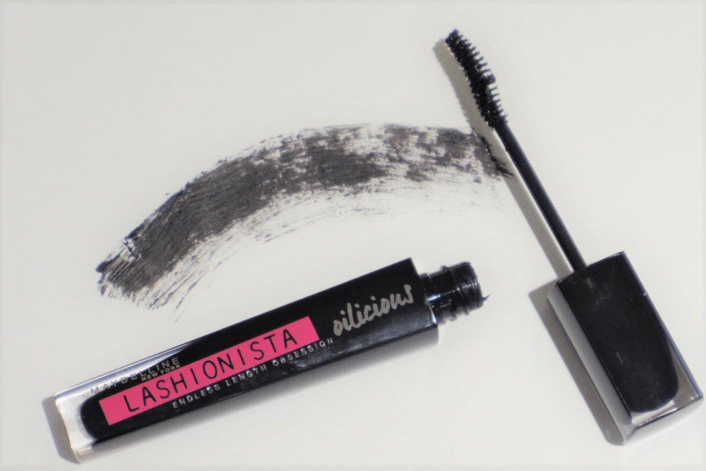 メイベリン ラッシュニスタ オイリシャスを他商品と比較 口コミや評判を実際に使ってレビューしました Mybest