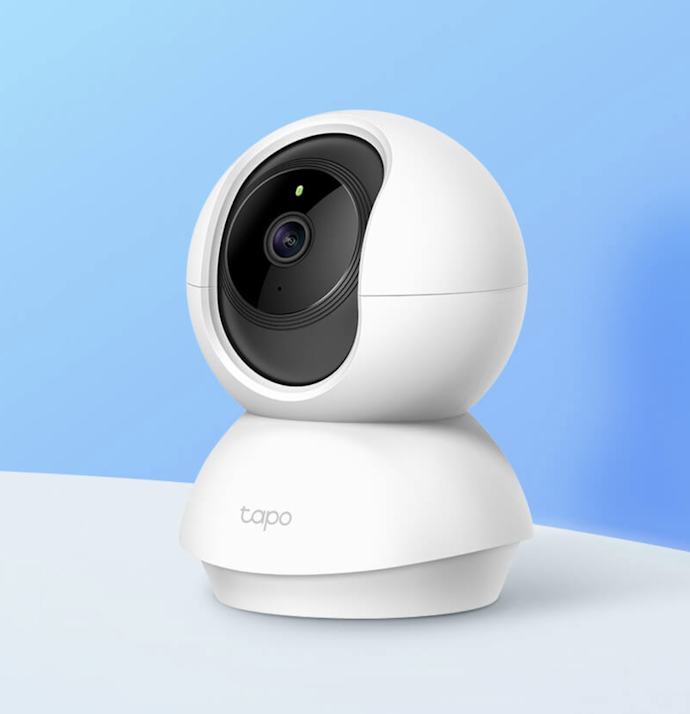 広範囲の首振りで部屋じゅうを見渡せる。ネットワーク製品に強みがあるTP-Linkの低価格モニター