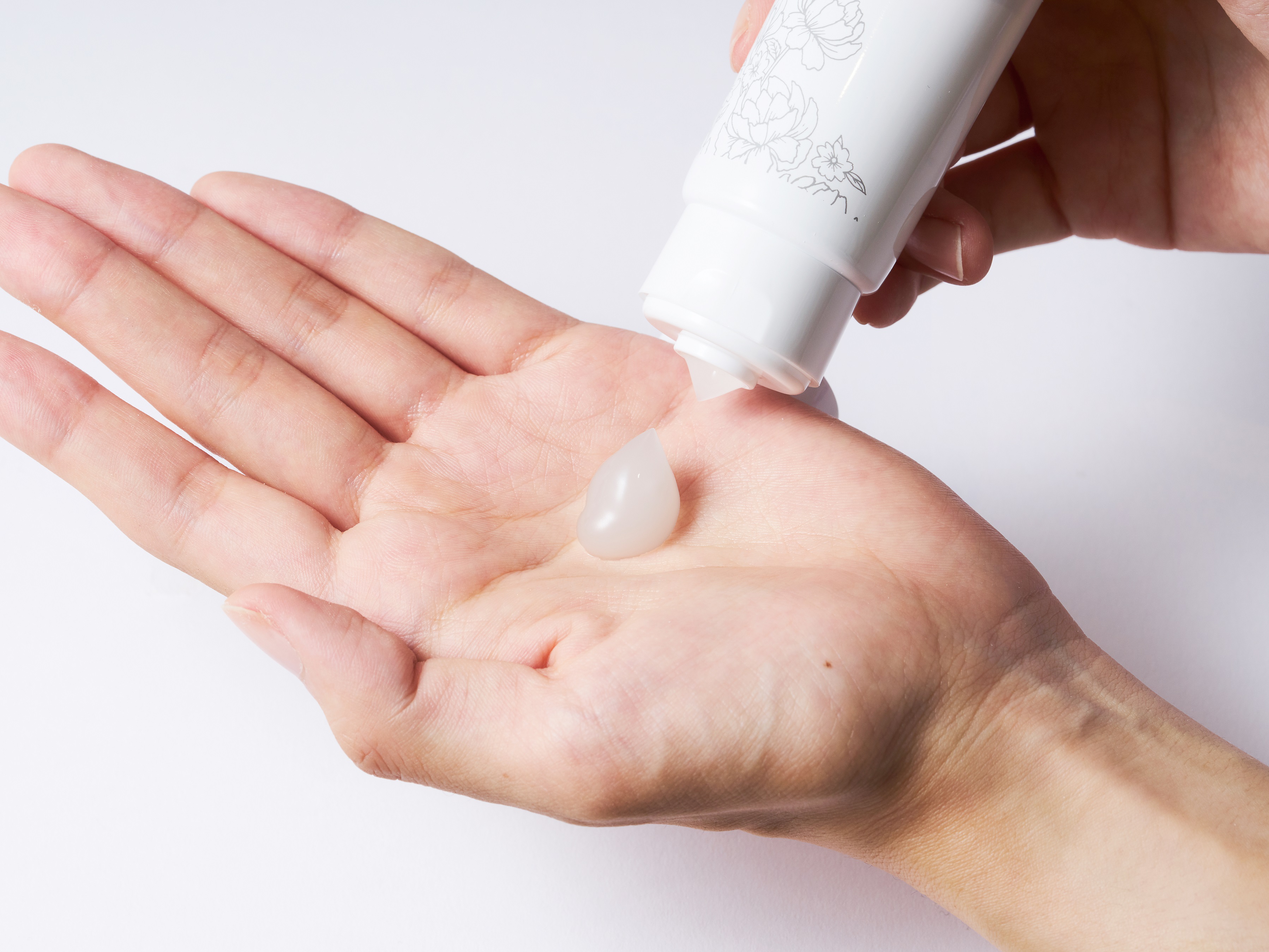 妊娠線と同じ縦方向にケアするのがコツ！リュバンブラン ママグレイスの使い方