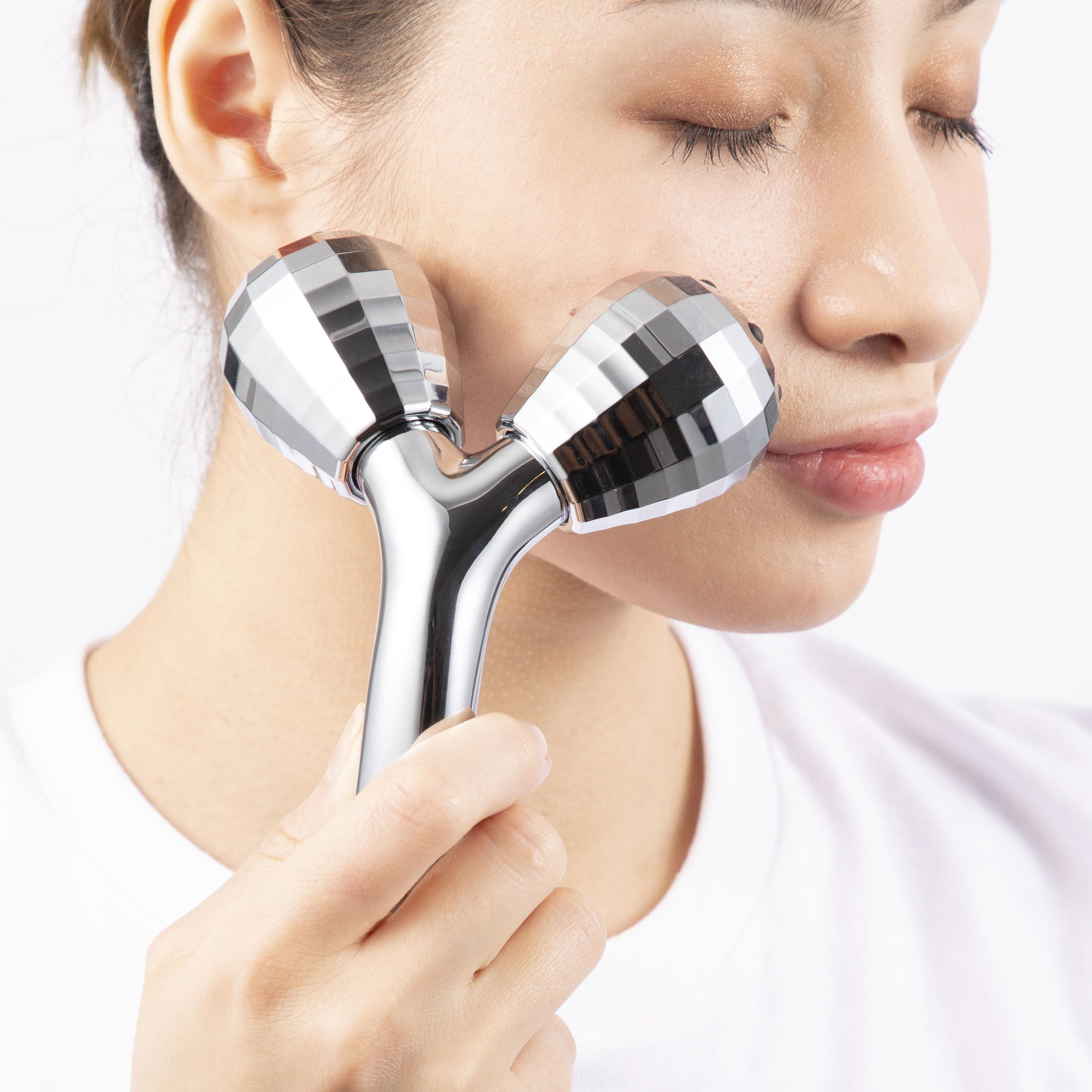 ファイブスター ゲルマミラーボール美容ローラー シャインを他商品と比較 口コミや評判を実際に使ってレビューしました Mybest