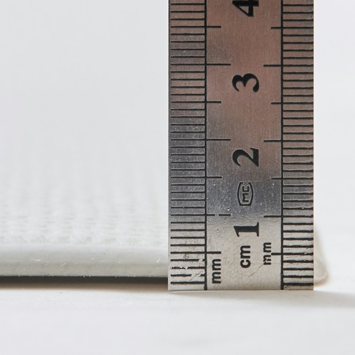 厚みは実測値で5mm。1枚・2枚セットから選べる