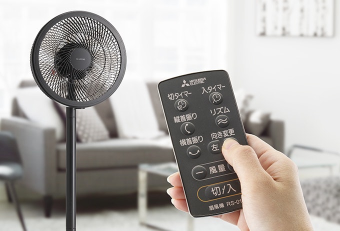 扇風機とサーキュレーターの2Way仕様。換気や部屋干しにも使える