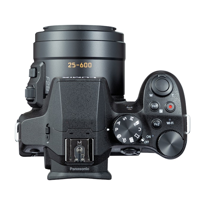 LUMIX DMC-FZ300 デジタルカメラ パナソニック LUMIX DMC-FZ300をレビュー!クチコミ・評判をもと