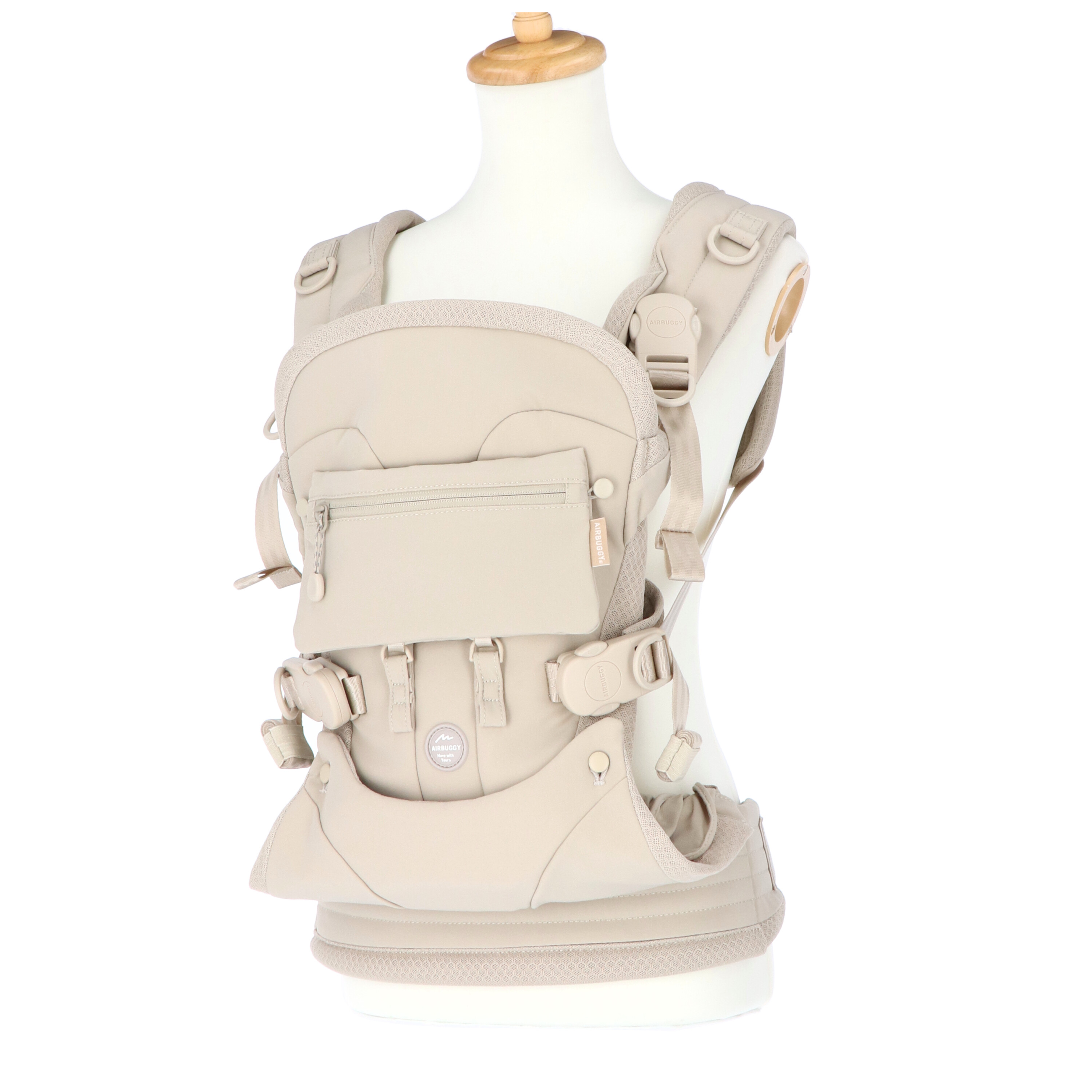 AIRBUGGY BABY CARRIER ベージュ　抱っこ紐 暑すぎて抱っこがツライ！」を解決。“メッシュ×保冷”で快適さと安心感