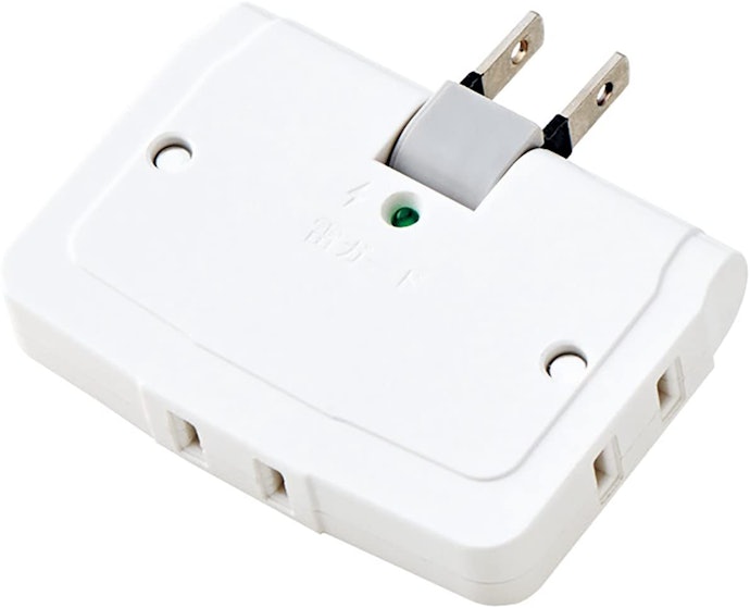 エレコム ELECOM トリプルタップ 雷ガード付き T-KTR04WHは他の電源タップ・延長コードとどう違うの?