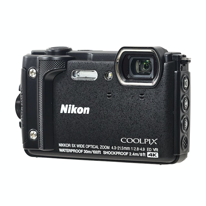 ■ニコン(Nikon) 　COOLPIX W300123型原色CMOS有効画素数