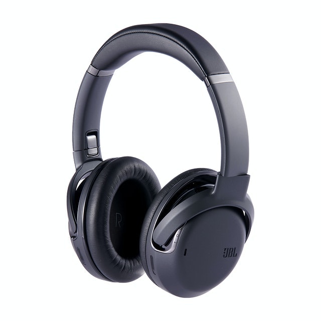 JBL TOUR ONEをレビュー!口コミ・評判をもとに徹底検証 | mybest
