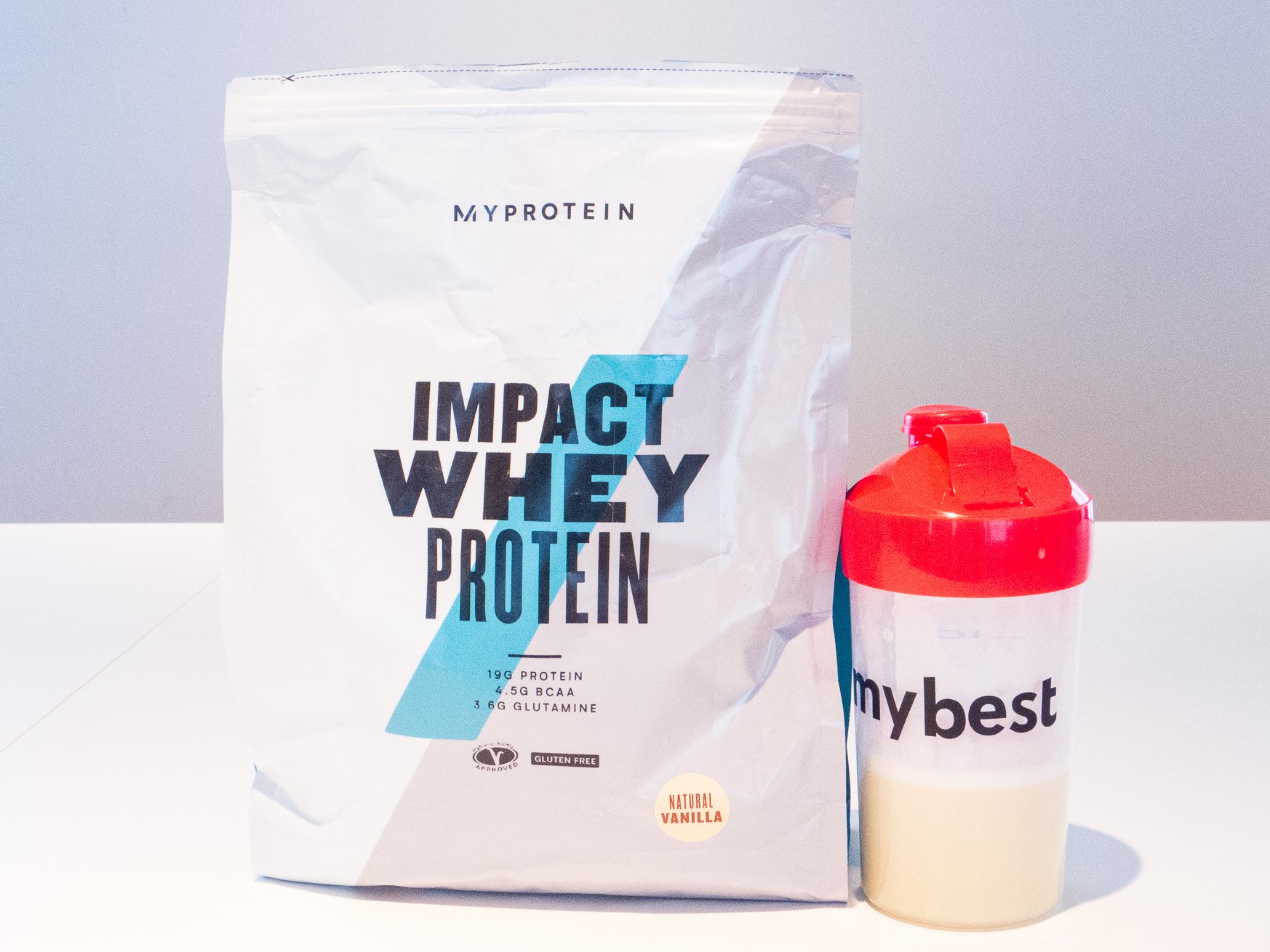 マイプロテイン Impact ホエイ プロテインを他商品と比較 口コミや評判を実際に使ってレビューしました Mybest