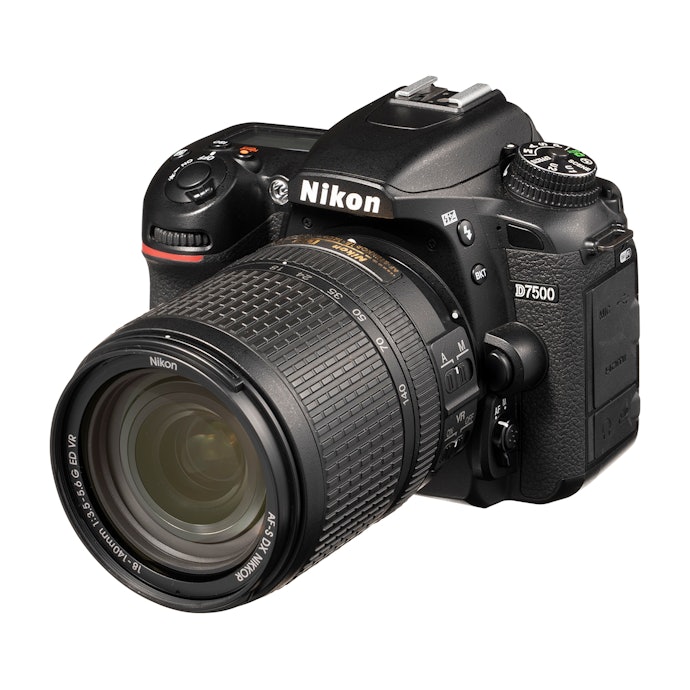 ニコン D7500とは?