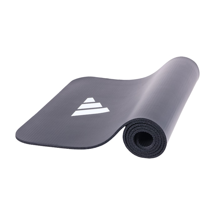 adidas フィットネスマット ADMT-11014GRは他のトレーニングマットとどう違うの?