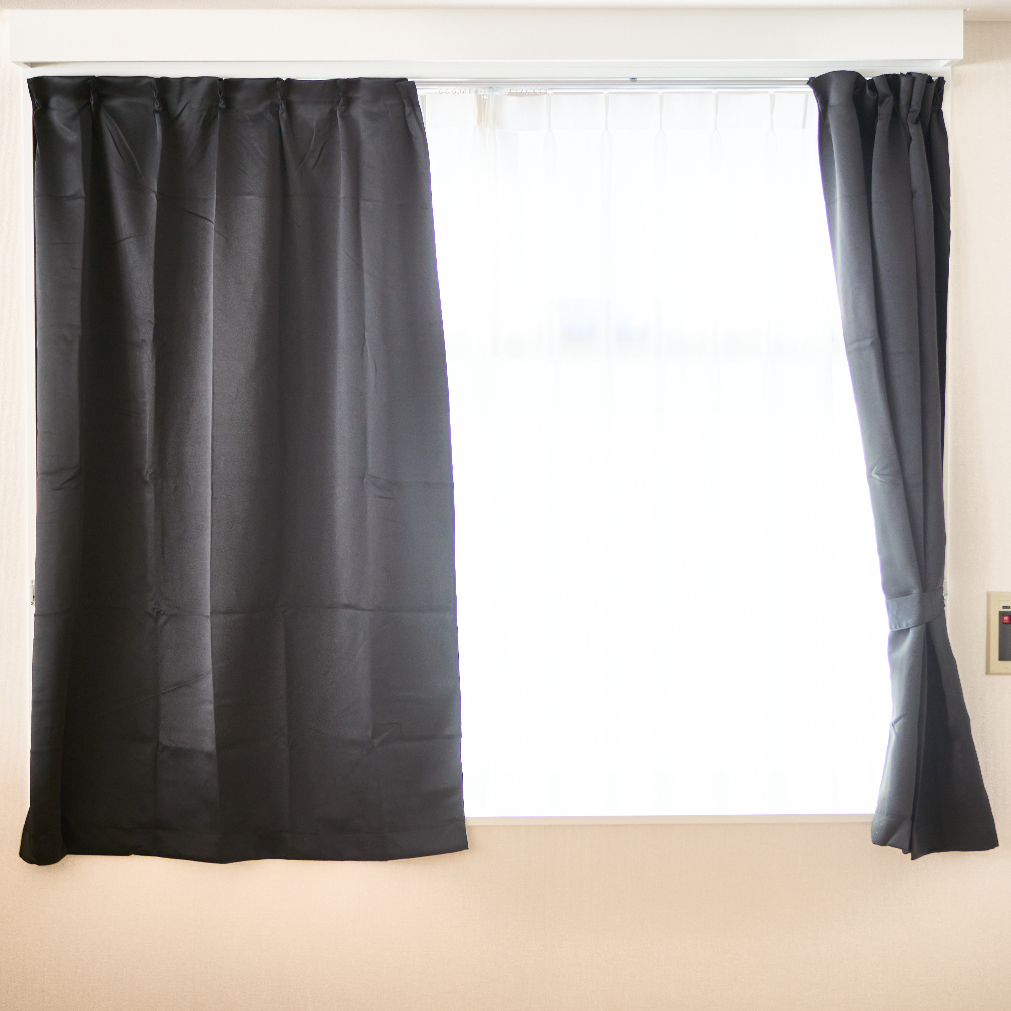 カーテン　遮光一級 40色1級遮光カーテン「K-wave-D-plain」｜カーテン通販 カーテンくれ