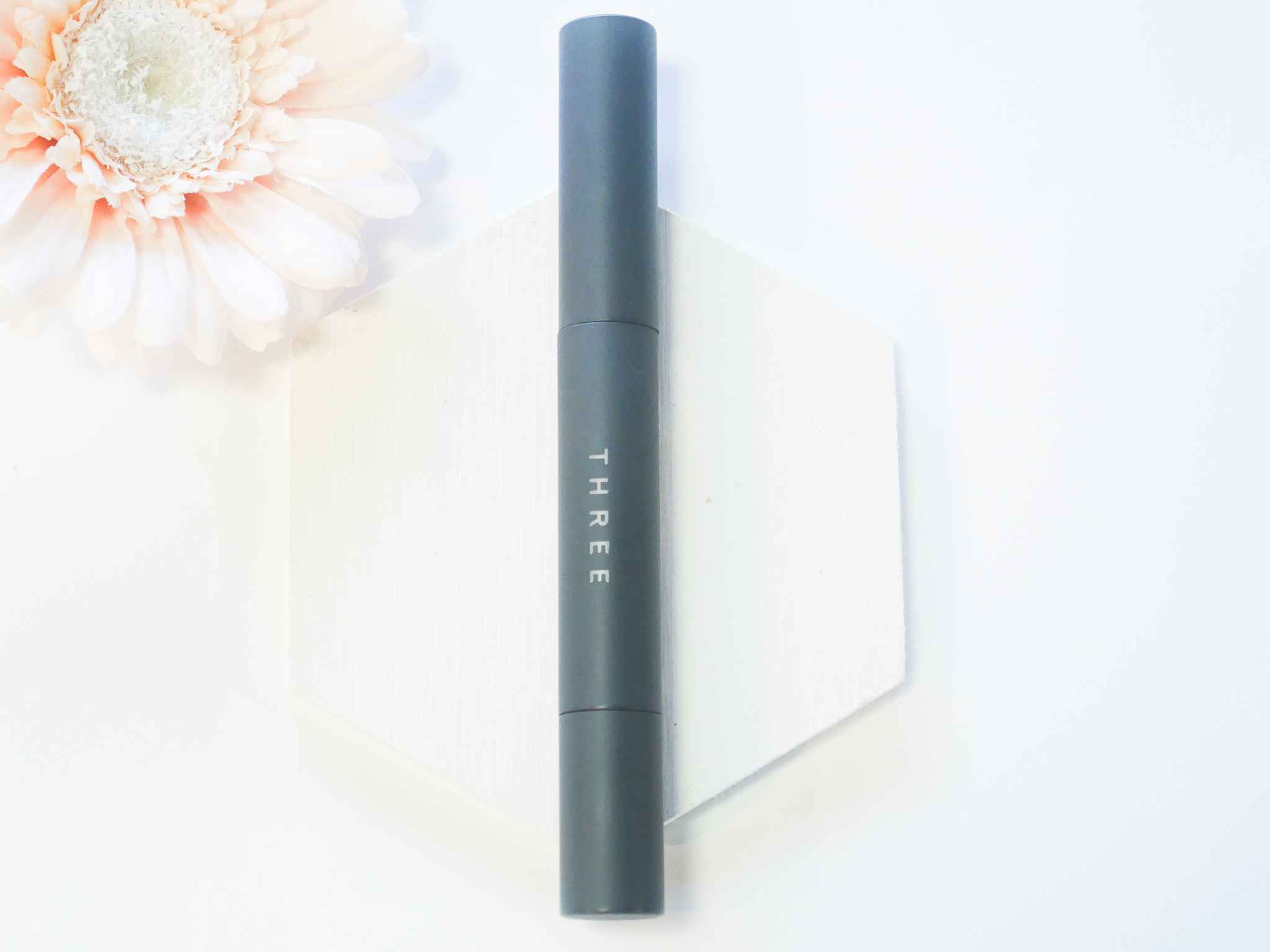 Three アドバンスド スムージング コンシーラーを他商品と比較 口コミや評判を実際に使ってレビューしました Mybest