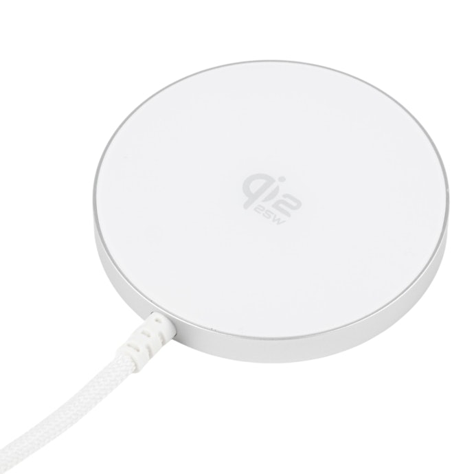 オウルテック Qi2認証取得 Qi2.2対応 最大25W ケーブル一体型ワイヤレス充電器 OWL-MW05-WHは他のワイヤレス充電器とどう違うの?