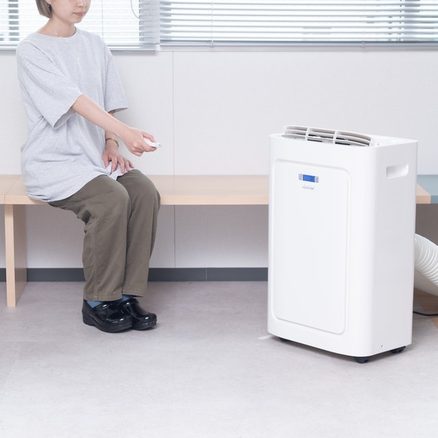 トヨトミ スポット冷暖エアコン TAD-22MW 2022年製 仙台 宮城 トヨトミ トヨトミ スポット冷暖エアコン TAD-22MW 2022年製 仙台 宮城 トヨトミ