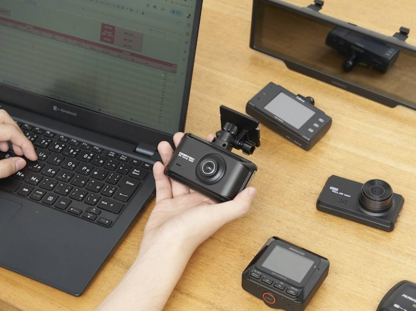 コムテック ドライブレコーダー ZDR035をレビュー！クチコミ・評判をも