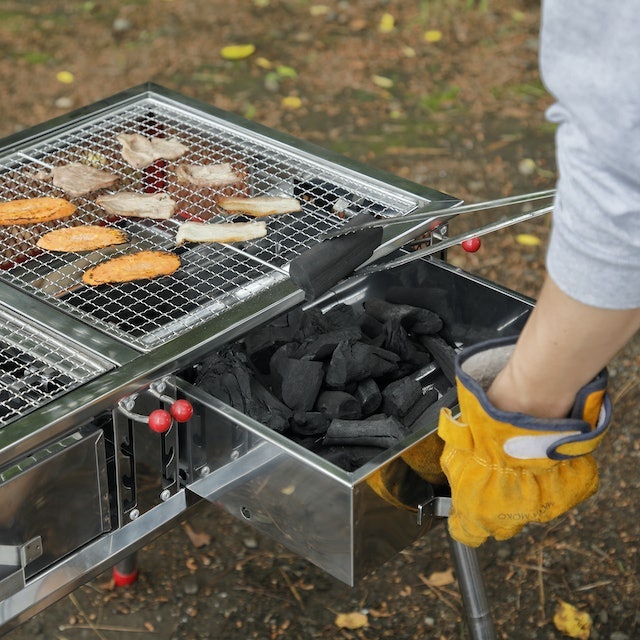 初心者でも火が扱いやすく、灰の片付けもスムーズ
