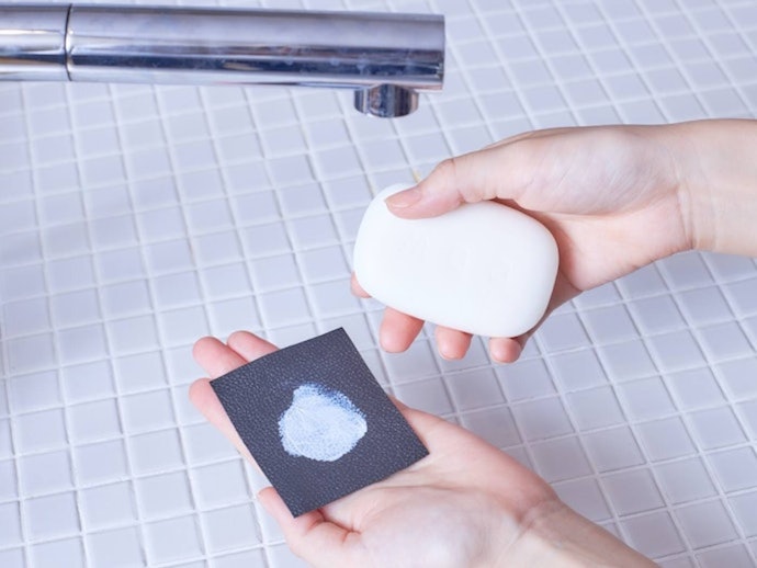 石けんで簡単に落とせる。毎日使いたい人にも重宝しそう