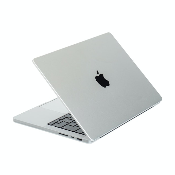 MacBook Pro 14インチ MKGT3J/Aをレビュー!クチコミ・評判をも MacBook Pro 14インチ MKGT3J/Aをレビュー!クチコミ・評判をも