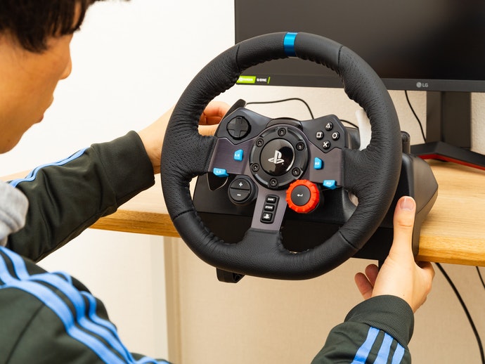 ロジクール G29 ステアリング ホイール LPRC-15000をレビュー