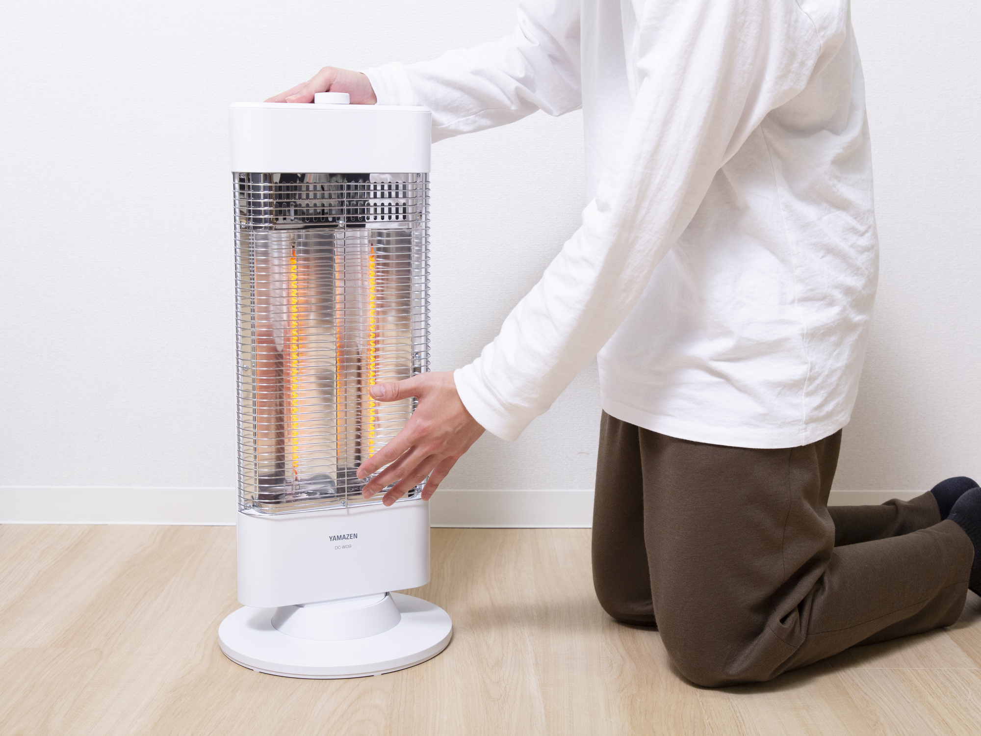 [山善] 遠赤外線 カーボンヒーター Amazon | [山善] 遠赤外線カーボンヒーター 700W/350W 出力2段階