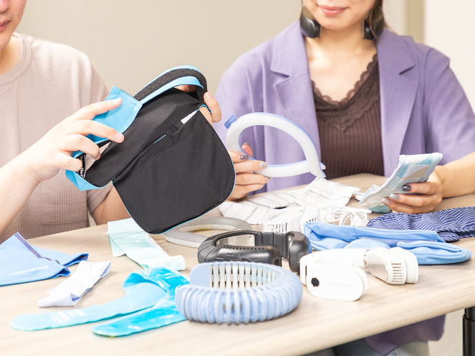 締めつけ感がなく、フィット感も高め。軽量で肩や首への負担も少ない