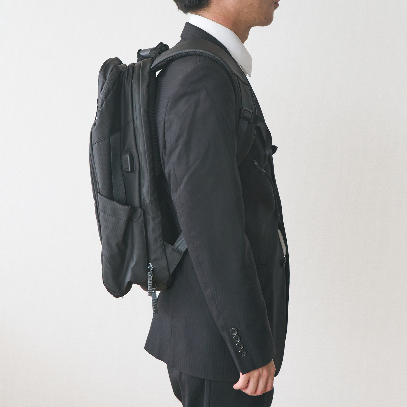 【新品】Nordace Siena 軽量デイリーバックパック　ブラック Nordace Siena 軽量デイリーバックパック 黒☆リュック 日本限定モデル